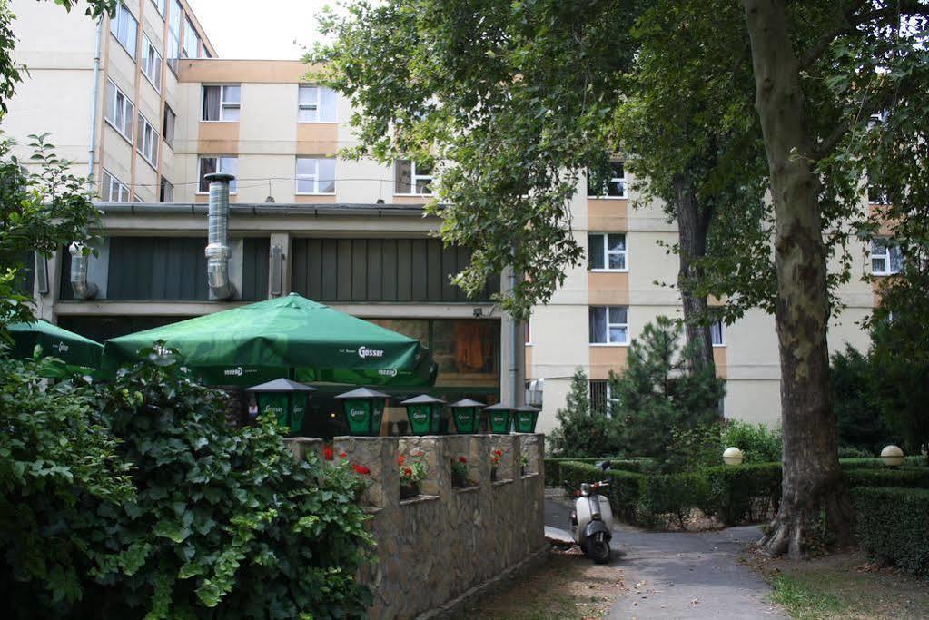 Hostel Flandria Будапешт Экстерьер фото